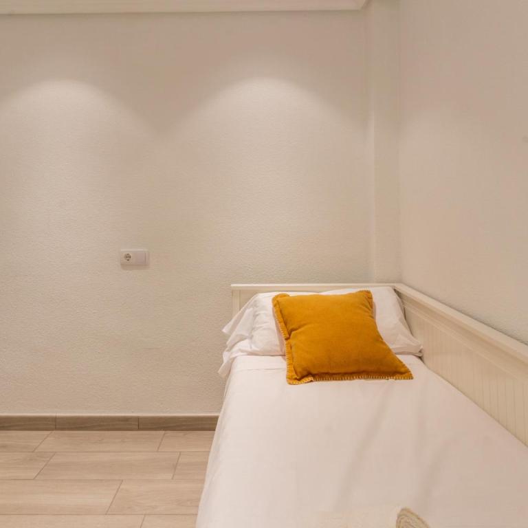 Downtown apartment near the beach and airport - Apartamento de 3 dormitorios - 65