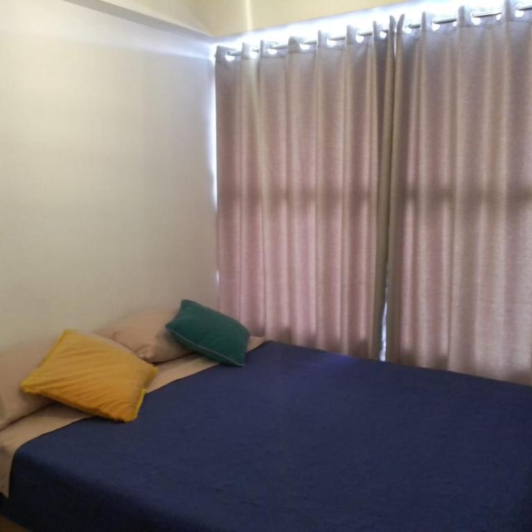 Amplio, céntrico, buena vista - Three-Bedroom Apartment - High Floor - 9