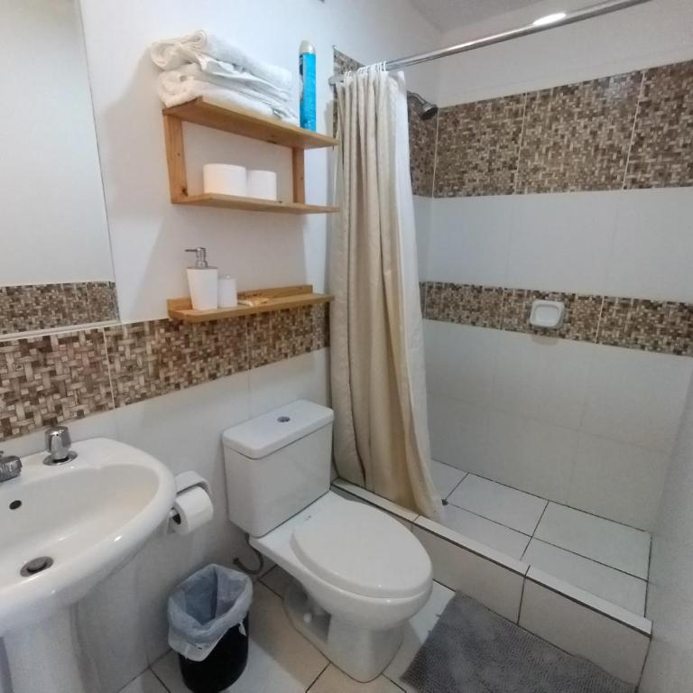 Amplio, céntrico, buena vista - Three-Bedroom Apartment - High Floor - 16