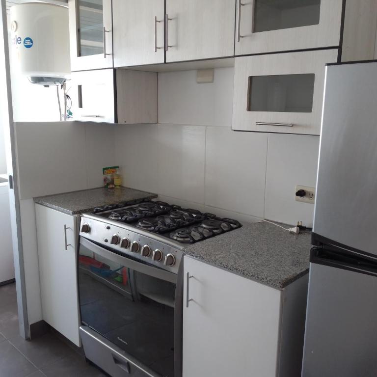 Amplio, céntrico, buena vista - Three-Bedroom Apartment - High Floor - 23