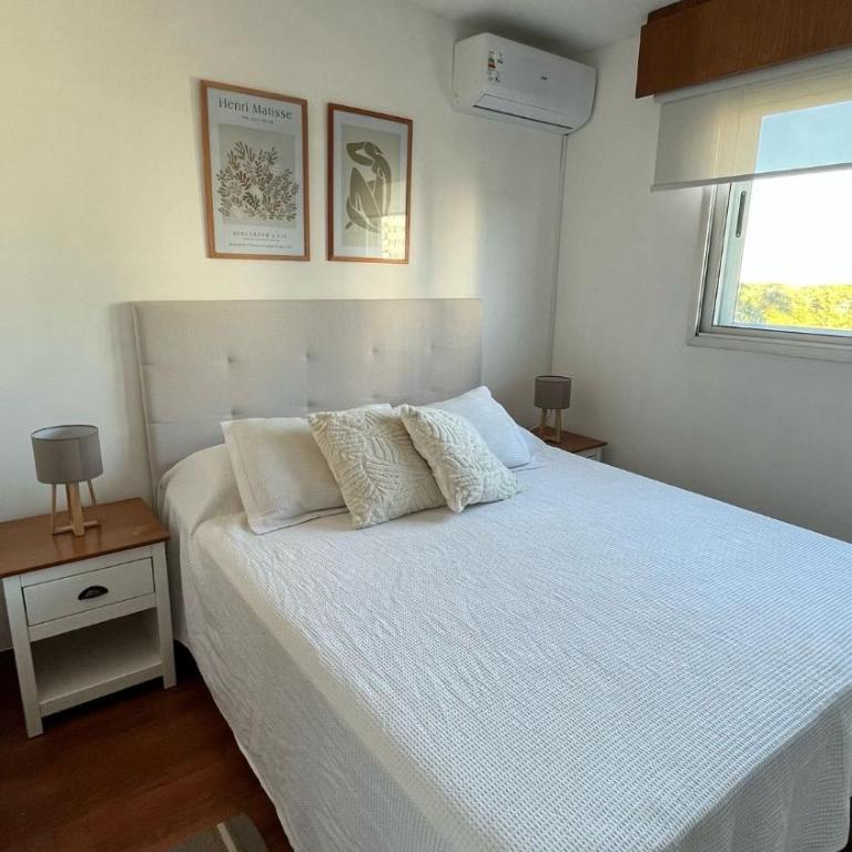 Cómodo y luminoso apartamento - Three-Bedroom Apartment with Park View - 7
