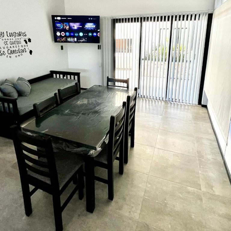 Luna Escandalosa - Two-Bedroom House - 11