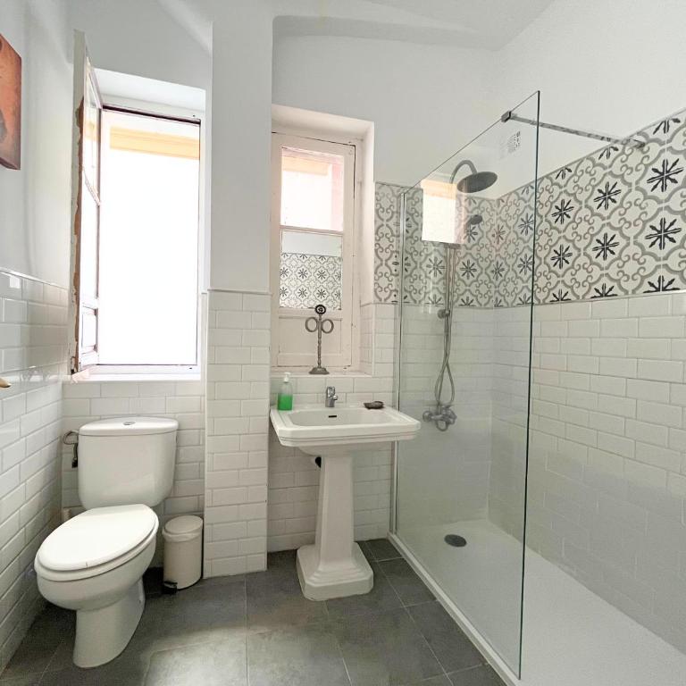 Apartamento Plaza de Doña Elvira 8 - Apartamento de 3 dormitorios - 2