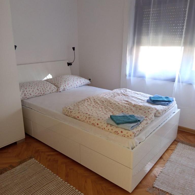 Apartmani Piralis - One-Bedroom Apartment - 4