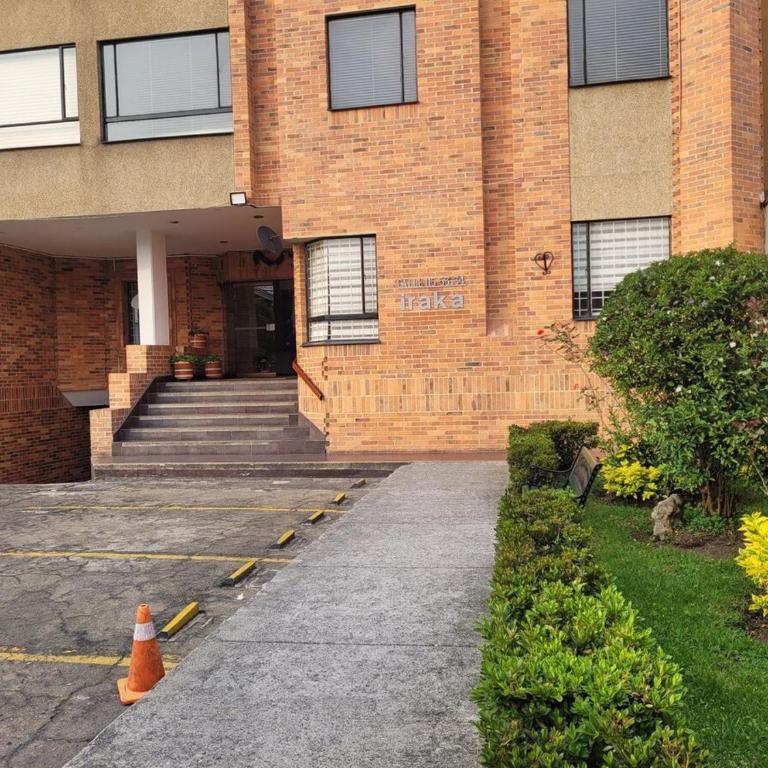 Furnished apartment in La Alhambra, Bogotá - Three-Bedroom Apartment - 15