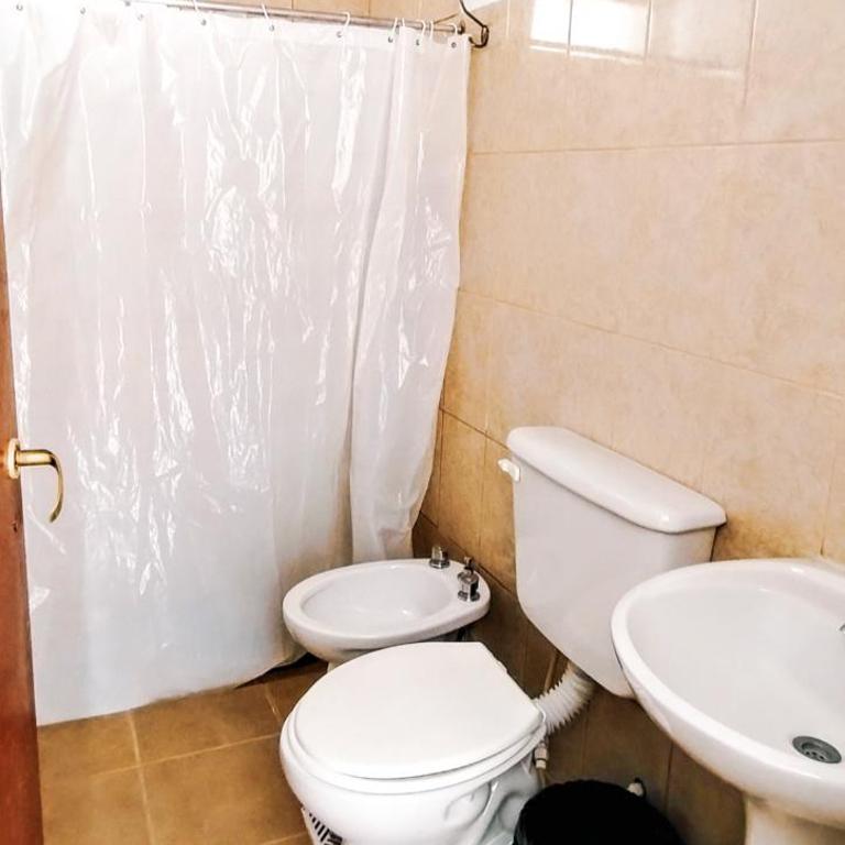 Hospedaje Familiar Arcoíris Jujuy - Family Room with Bathroom - 8