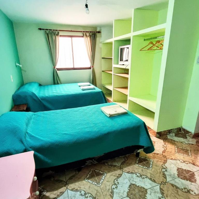 Hospedaje Familiar Arcoíris Jujuy - Family Room with Bathroom - 9