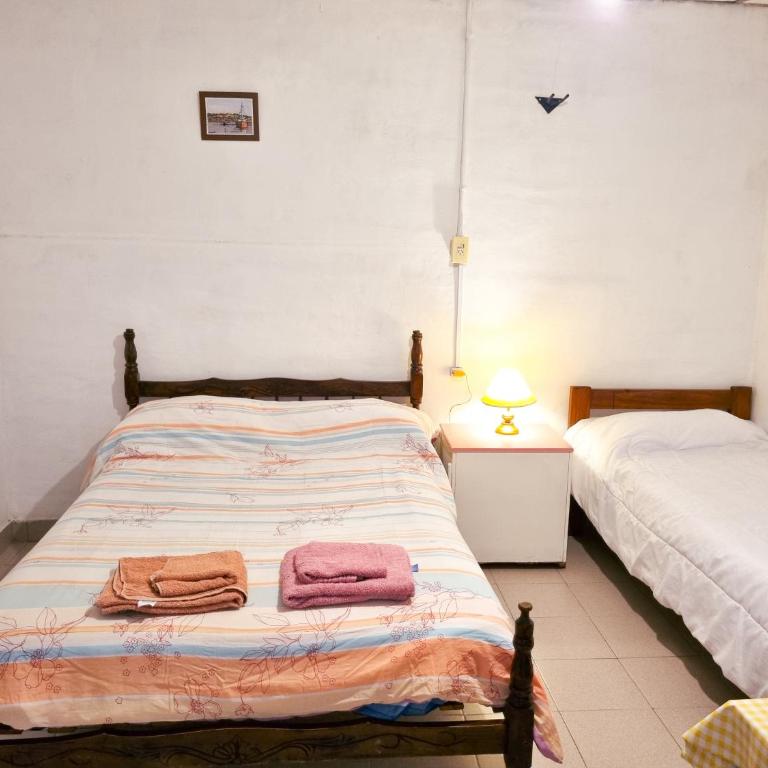 Hospedaje Familiar Arcoíris Jujuy - Basic Triple Room with Shared Bathroom - 12