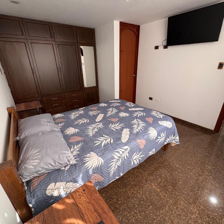 Departamento moderno con vista a los volcanes en el 1er piso - Three-Bedroom Apartment - 2