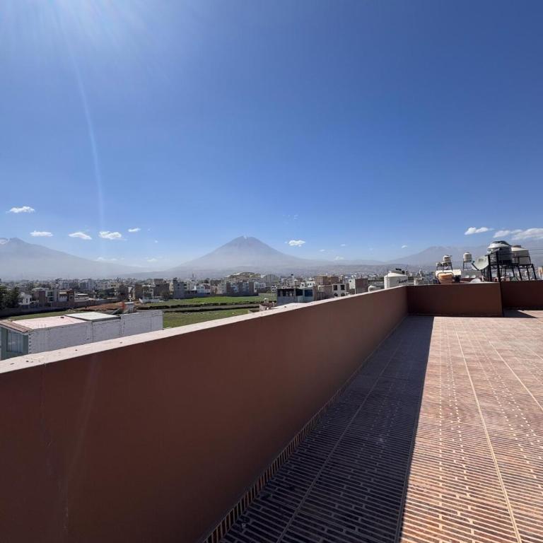 Departamento moderno con vista a los volcanes en el 1er piso - Three-Bedroom Apartment - 7