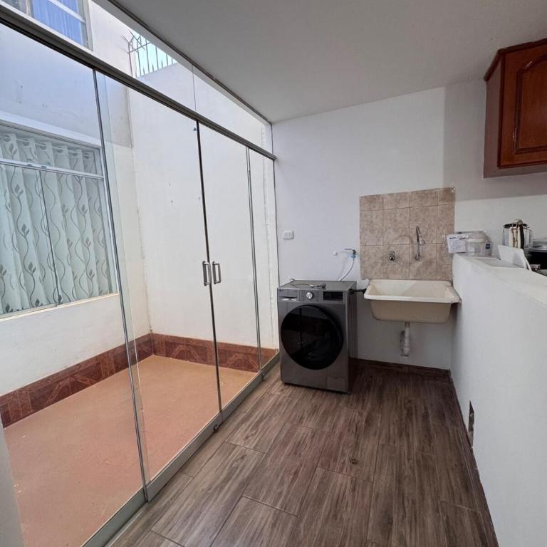 Departamento moderno con vista a los volcanes en el 1er piso - Three-Bedroom Apartment - 8