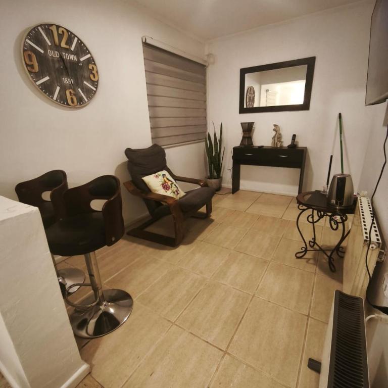Departamento Estudio - acceso directo a carretera - Apartamento de 1 dormitorio - 11