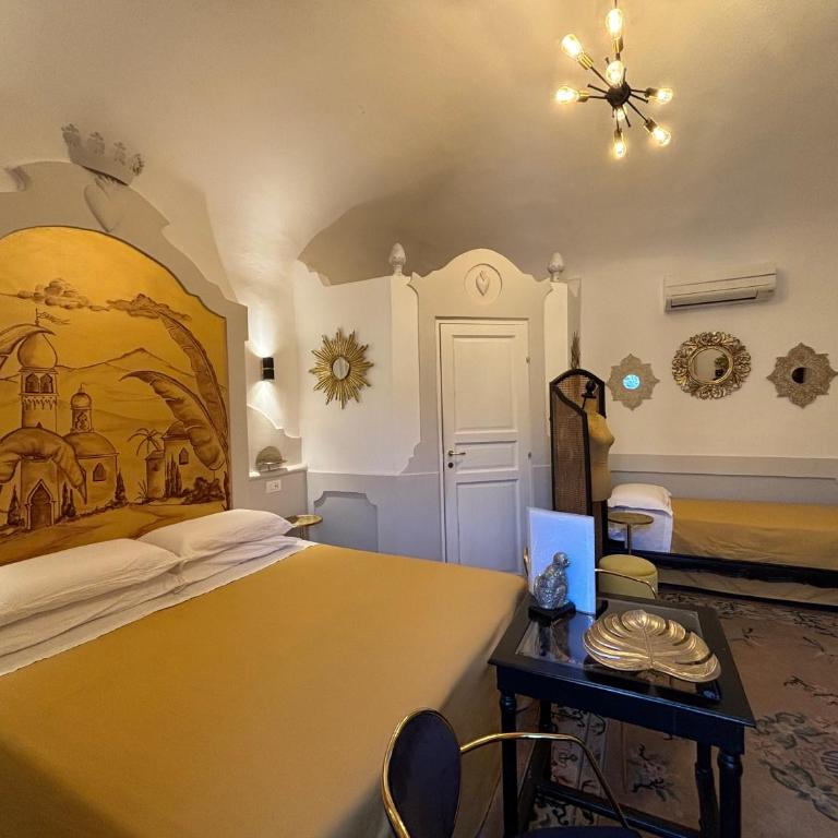 Moresco Suites - King Room with Balcony - 2