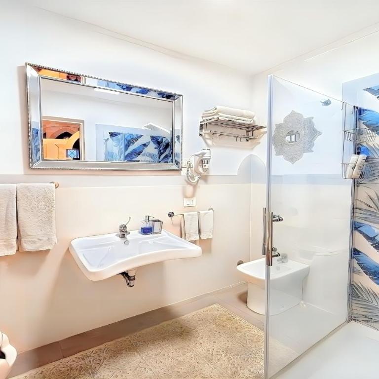Moresco Suites - Luxury Quadruple Room - 6