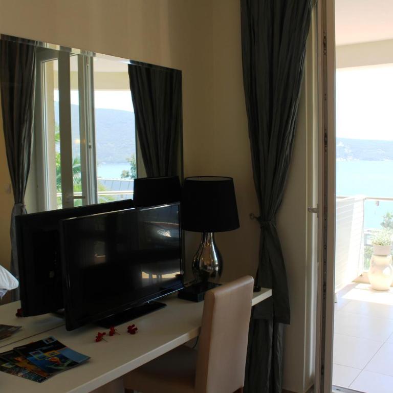 Swiss Residence Montenegro - Double Room with Balcony and Sea View - 21