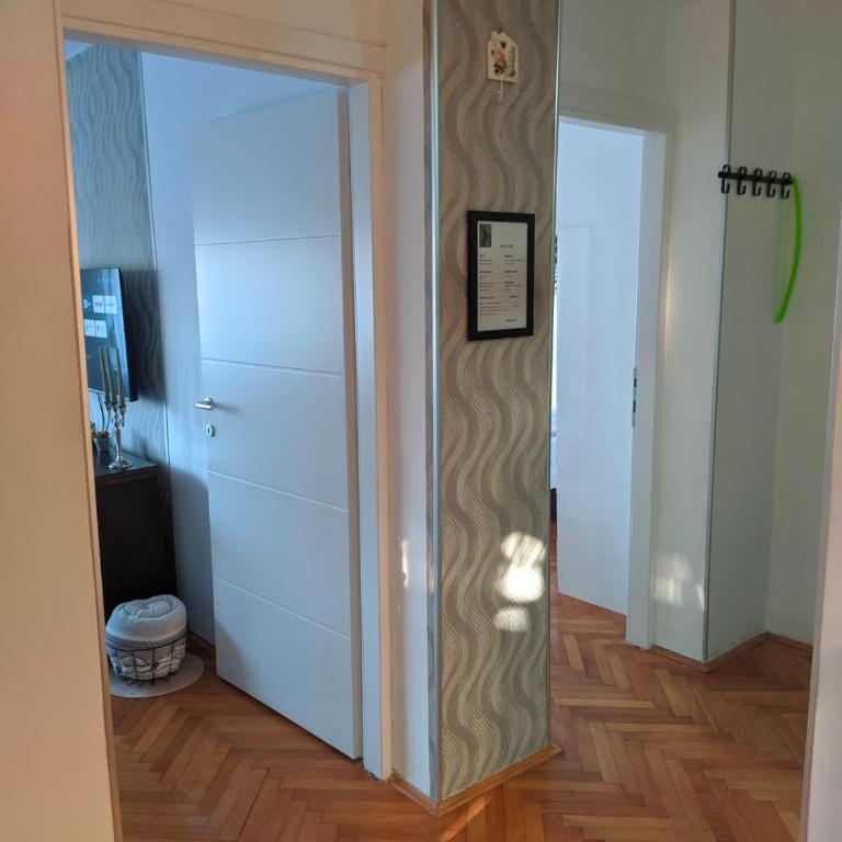 Golden lady - Two-Bedroom Apartment - 6