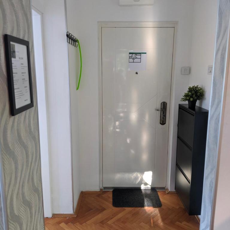 Golden lady - Two-Bedroom Apartment - 14