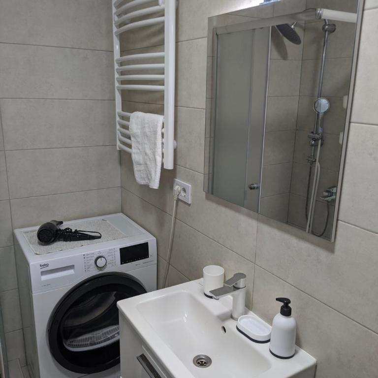 Golden lady - Two-Bedroom Apartment - 16