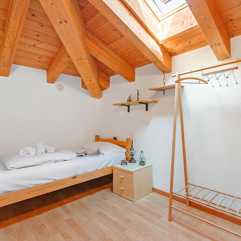 Torbole On the Moon Apartment near Beach - Happy Rentals - Apartment mit Blick auf die Berge - 7