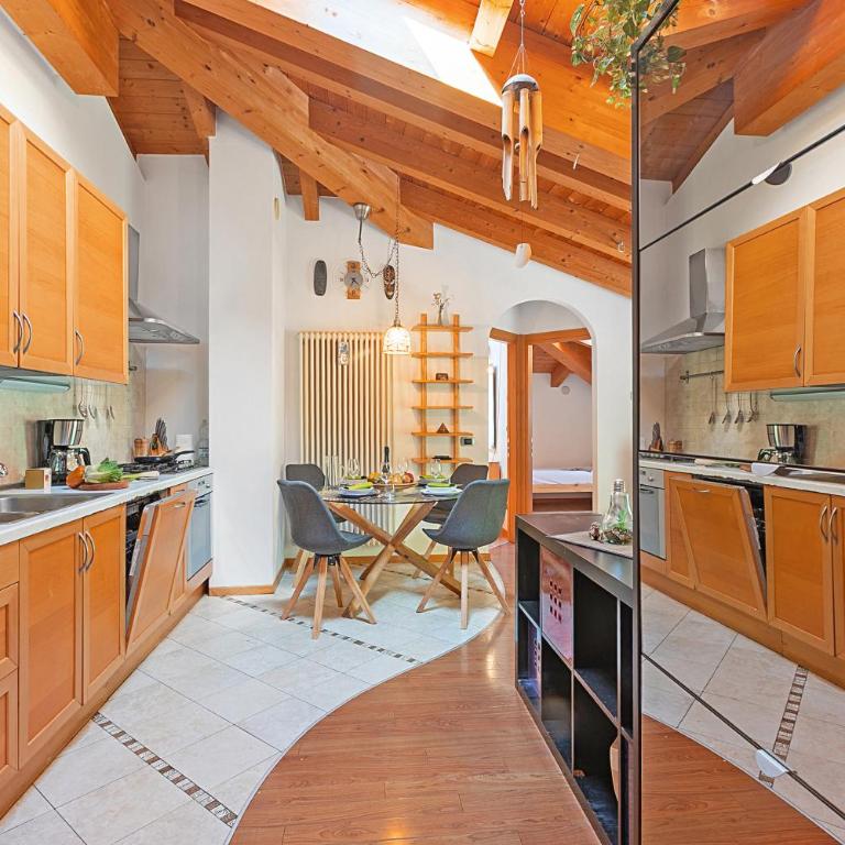 Torbole On the Moon Apartment near Beach - Happy Rentals - Apartment mit Blick auf die Berge - 12