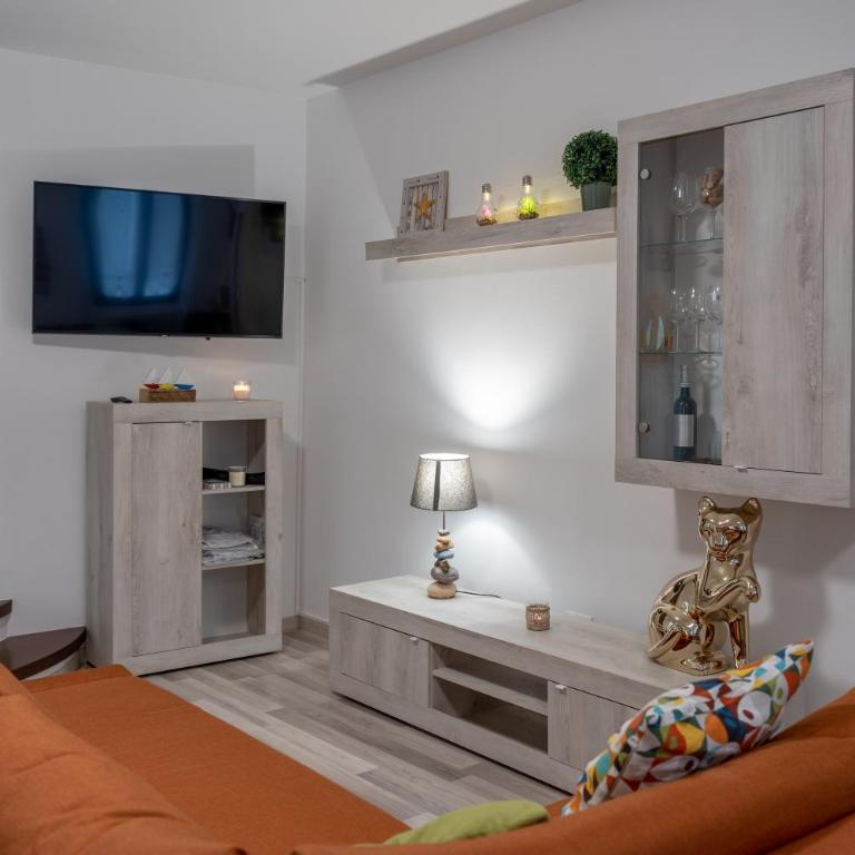 Al Laghée - Large New Modern Apt in Center Town - Appartamento con 2 Camere da Letto - 1