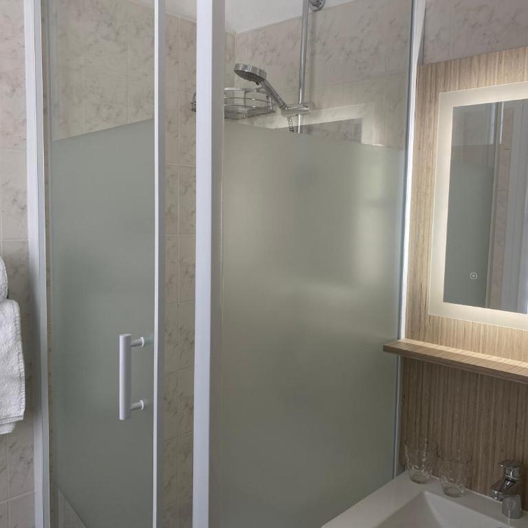 Logis Hôtel Villa Victorine - Chambre Double Supérieure - 6