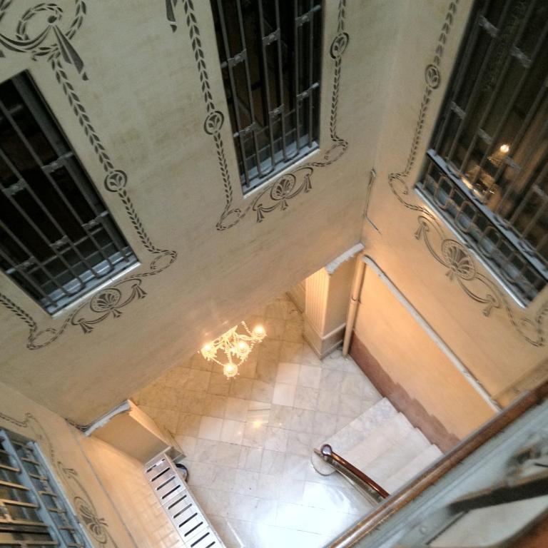Casanova Charm 4BDR Apartment - Four-Bedroom Apartment - 37