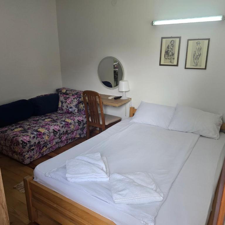 APARTMANSKI SMEŠTAJ SOLARIS kod Aqua Parka SUPERIOR & FAMILY Apartments - Apartman sa 2 Spavaće Sobe i Terasom - 16