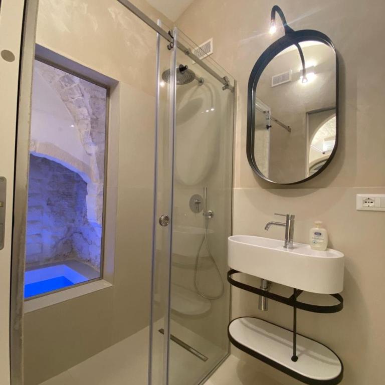 Suite Prima Pietra con Piscina idromassaggio riscaldata - Monolocale con Vasca Idromassaggio - 14