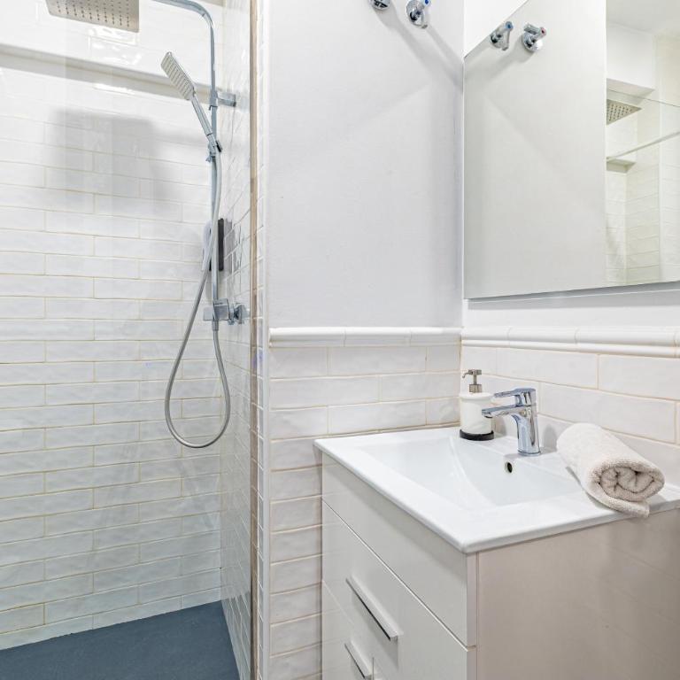 GMC Turistics - La Casa de los Álamos - Two-Bedroom Apartment - 9