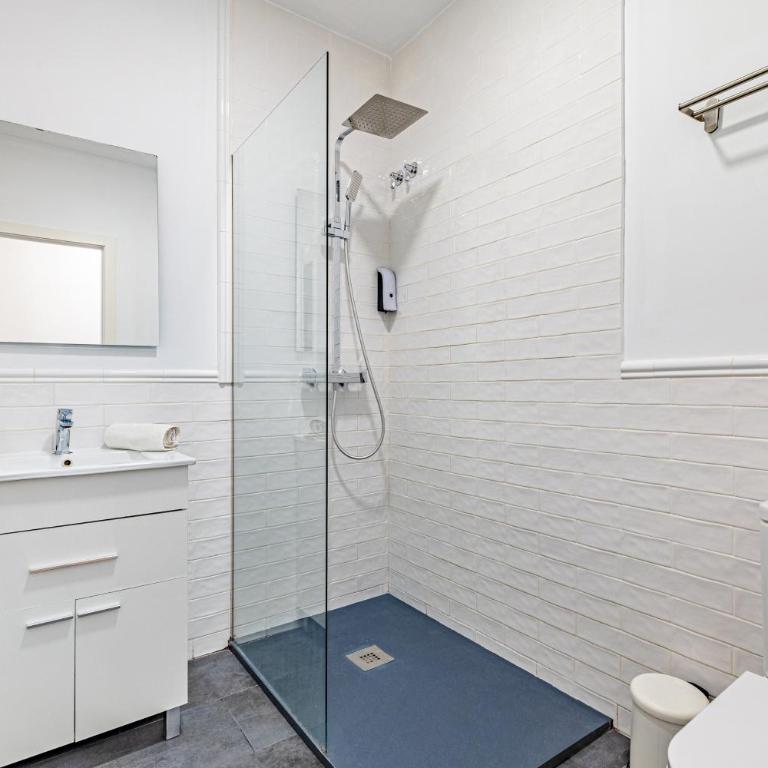 GMC Turistics - La Casa de los Álamos - Two-Bedroom Apartment - 12