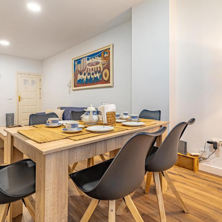 GMC Turistics - La Casa de los Álamos - Two-Bedroom Apartment - 3