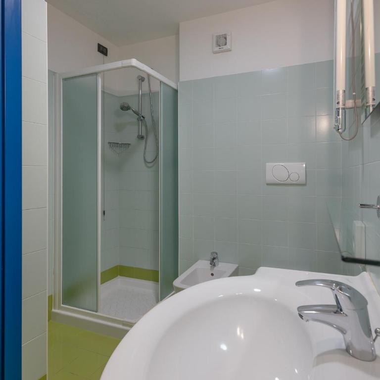Romeo e Giulietta Residenze check-in presso Hotel Toscanini - Camera Matrimoniale Economy - 3