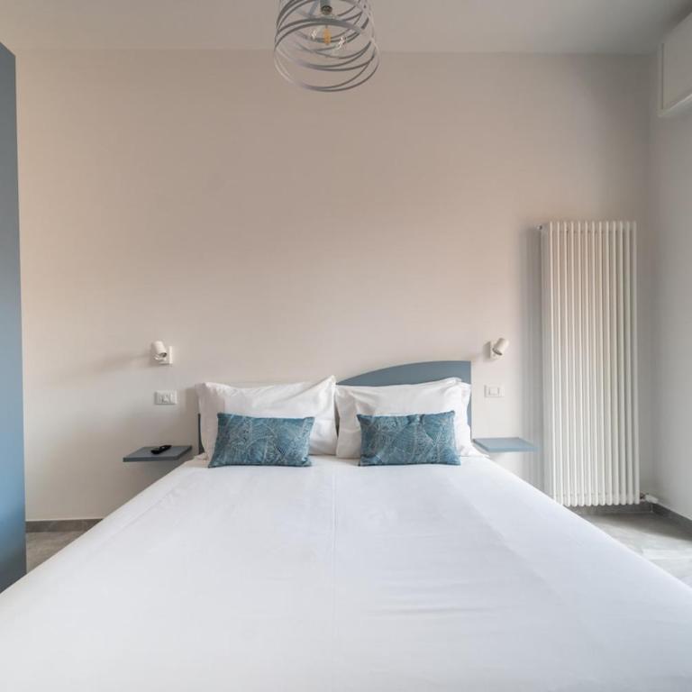 Luxury Station Oasis with Balcony - Appartamento con 2 Camere da Letto - 16