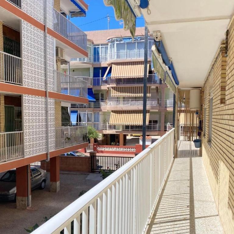 Grand appartement bord de mer refait à neuf 3 chambres - Apartamento de 3 dormitorios con vistas al mar - 28