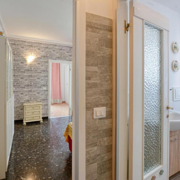 Lovely Apartment In Chiavari With Wifi - Appartamento con 1 Camera da Letto - 9