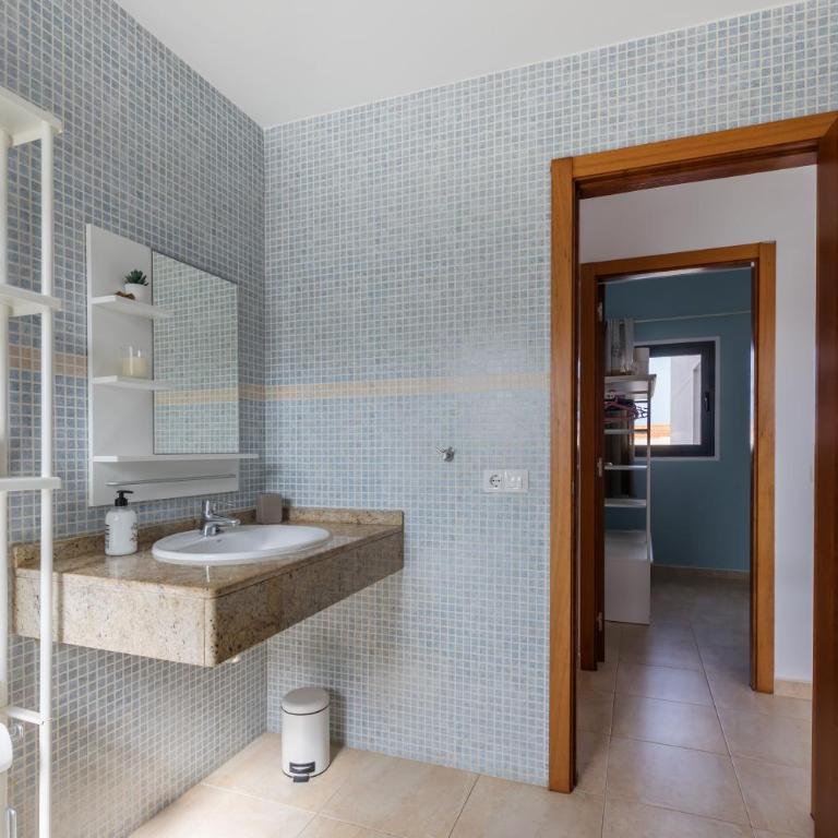 LUXURY VILLA PERLA DEL MAR - Three-Bedroom Villa - 11