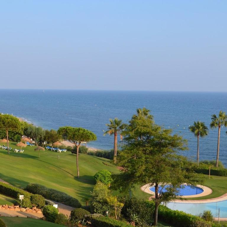 Beachfront spacious 4-Bed Apartment, Los Granados - Four-Bedroom Luxury Apartment - 29