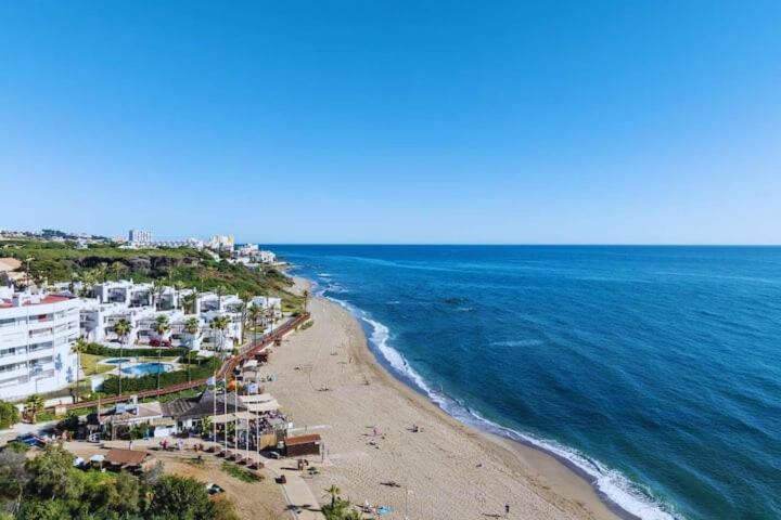 Beachfront spacious 4-Bed Apartment, Los Granados - Four-Bedroom Luxury Apartment - 32