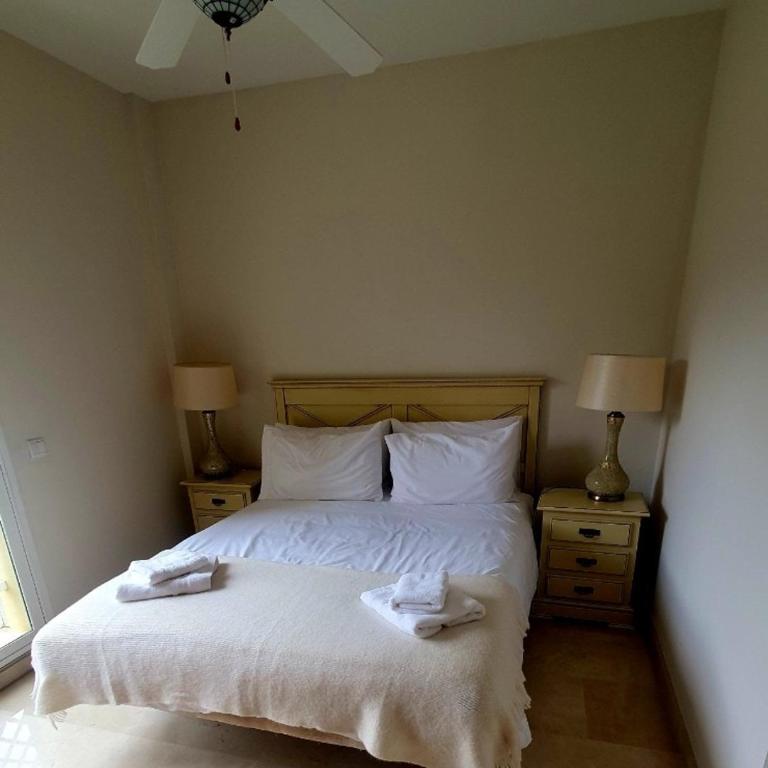 Beachfront spacious 4-Bed Apartment, Los Granados - Four-Bedroom Luxury Apartment - 20