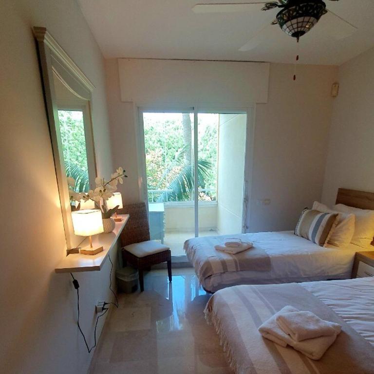 Beachfront spacious 4-Bed Apartment, Los Granados - Four-Bedroom Luxury Apartment - 23