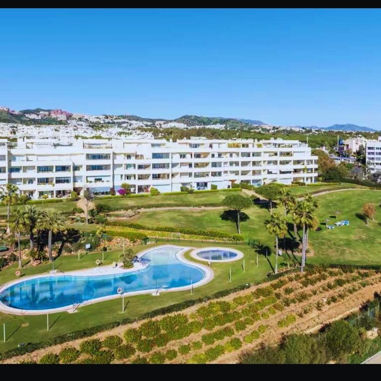 Beachfront spacious 4-Bed Apartment, Los Granados - Four-Bedroom Luxury Apartment - 31