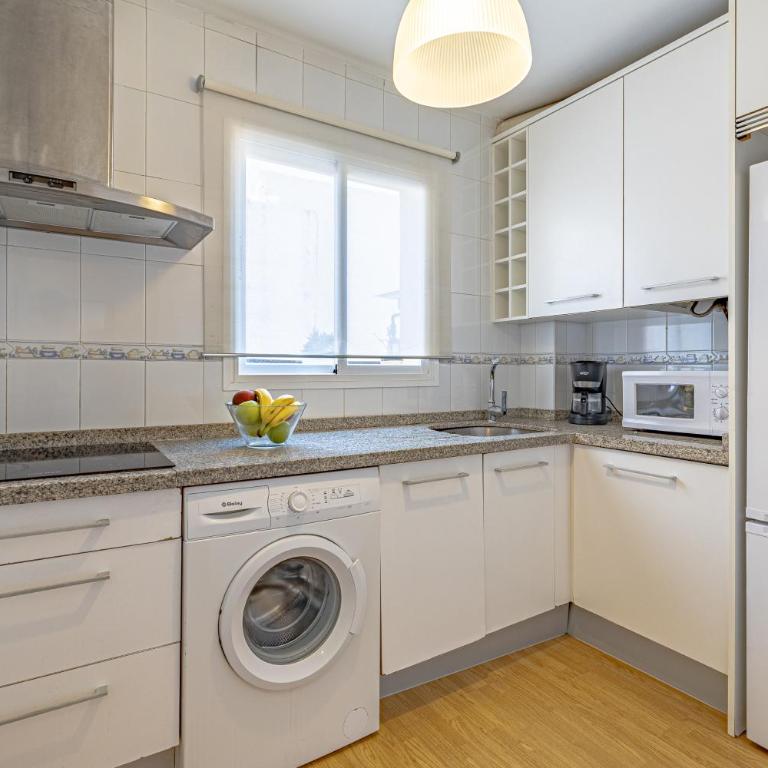 GMC Turistics - The Picasso Neighborhood House - Three-Bedroom Apartment - 8