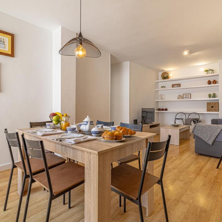 GMC Turistics - The Picasso Neighborhood House - Three-Bedroom Apartment - 2