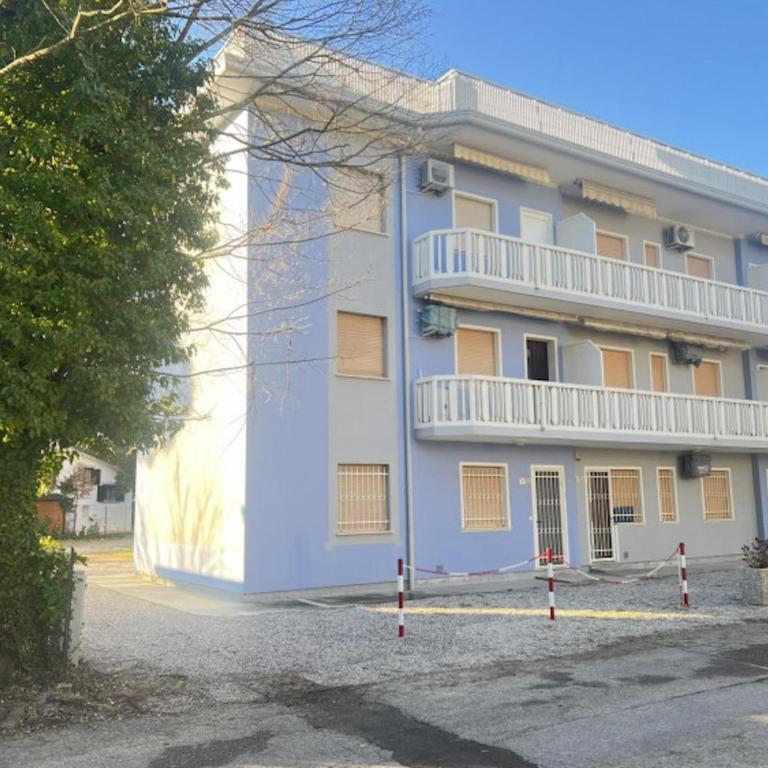 Luminous apartment in Lido dei Pini - Appartamento - 8