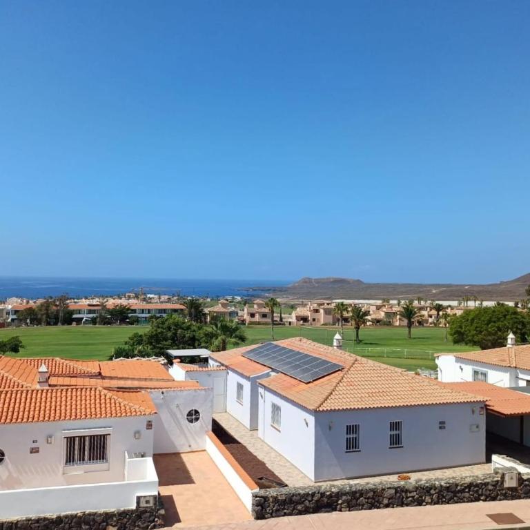 Private Luxury Villa with Pool near Golf Course & Marina - Villa - 36