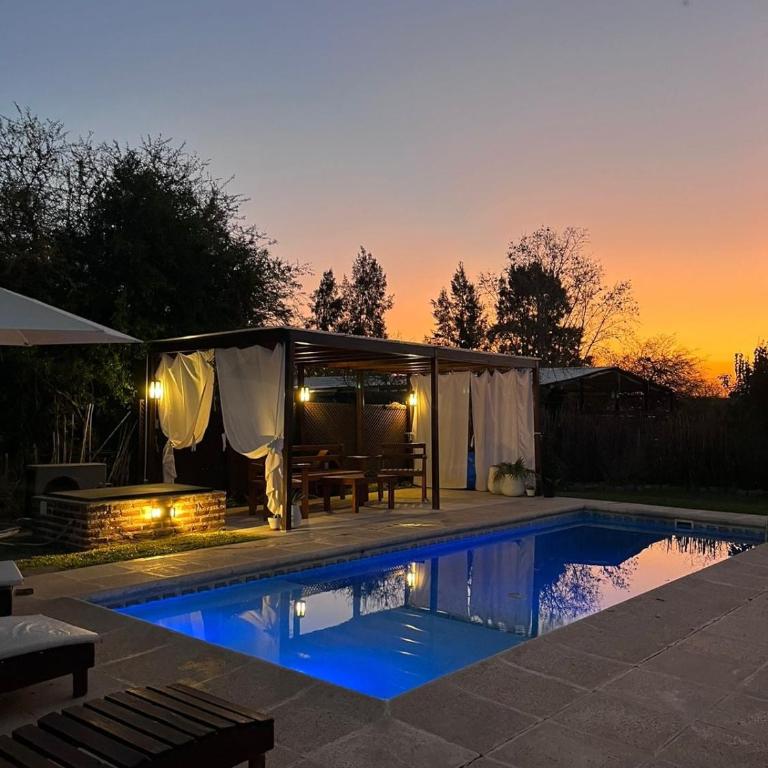 Casa con pileta, jardín y parrilla para toda la familia - Casa de 2 dormitorios - 1
