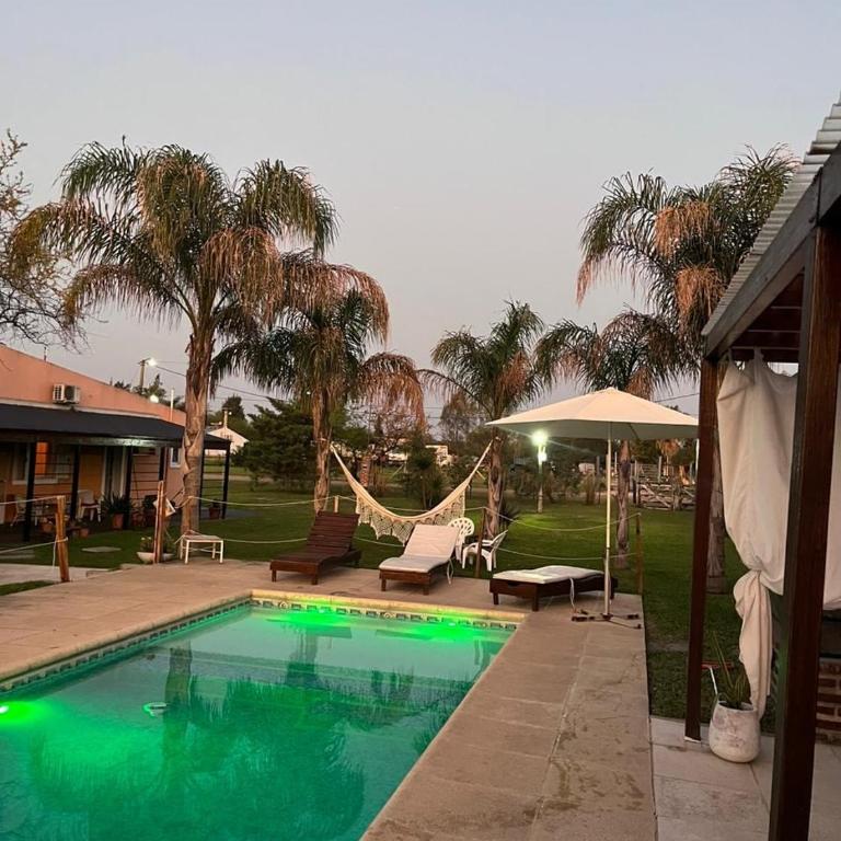 Casa con pileta, jardín y parrilla para toda la familia - Casa de 2 dormitorios - 4