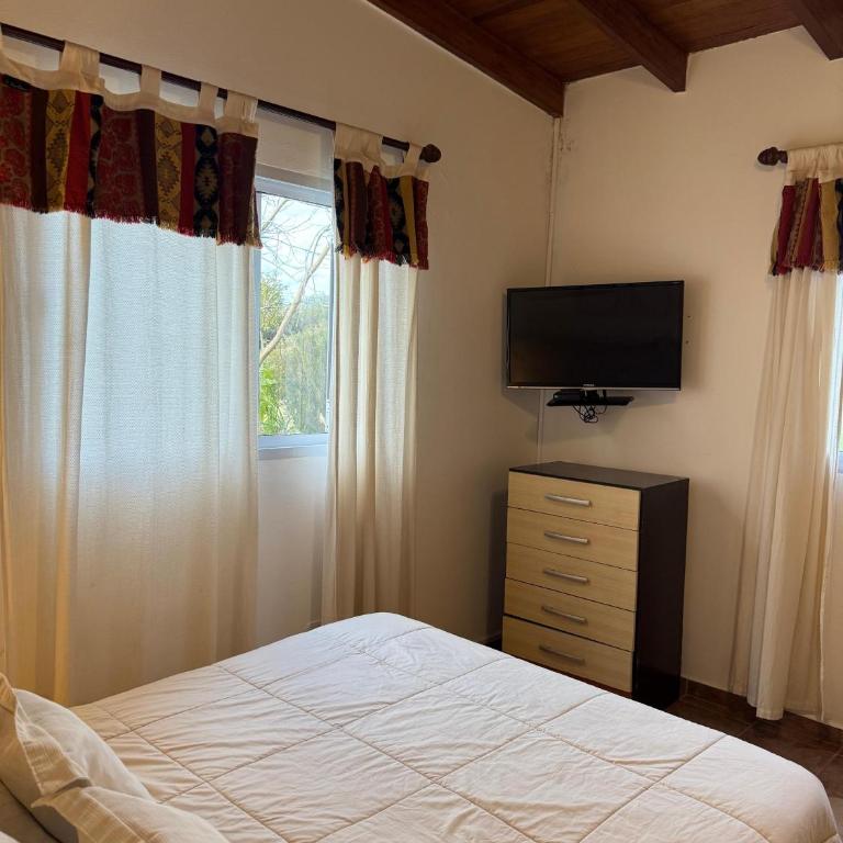Casa con pileta, jardín y parrilla para toda la familia - Casa de 2 dormitorios - 10