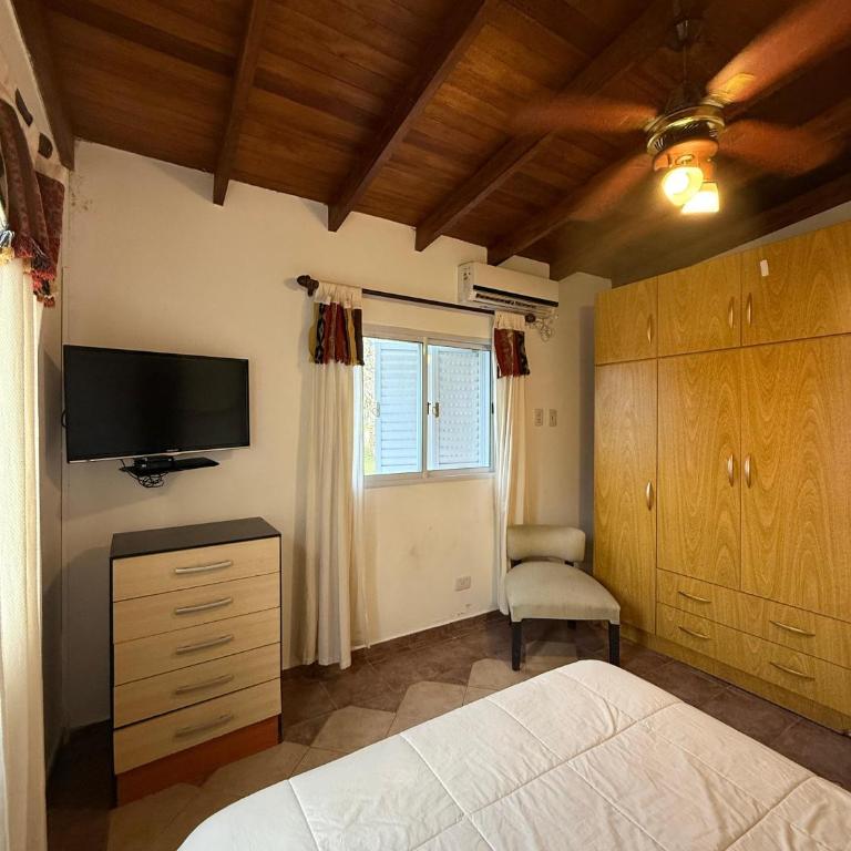 Casa con pileta, jardín y parrilla para toda la familia - Casa de 2 dormitorios - 32